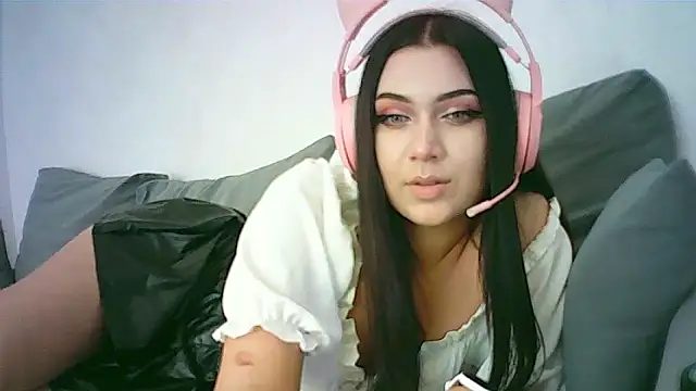 LolaBunnytx online show from June 16, 2026, 11:46 am