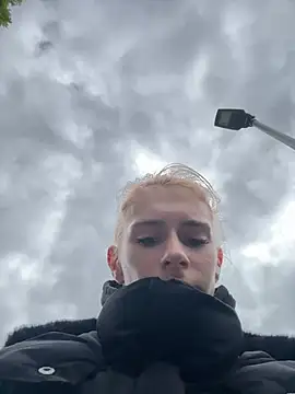 Snapshot of CherryBellaa chatting on June 15, 2026, 10:28 am CherryBellaa online show from June 15, 2026, 10:28 am