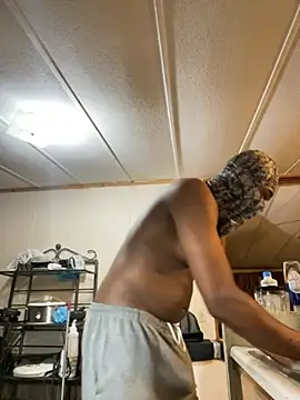 Midnight gator online show from June 28, 2026, 1:00 am