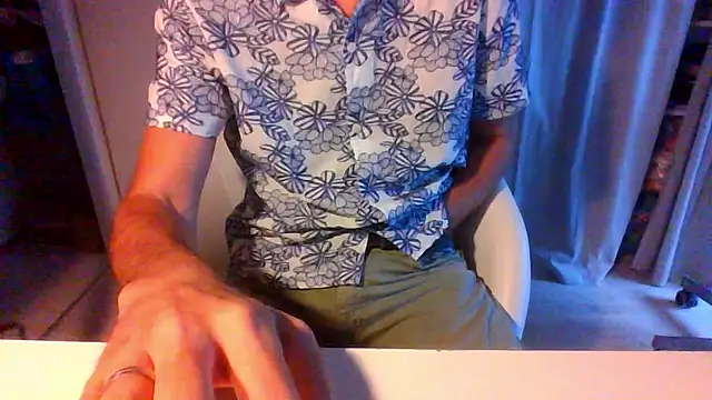 luapo1979 online show from June 13, 2026, 7:12 pm
