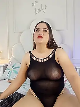 Snapshot of Lilawesst chatting on June 13, 2026, 11:52 am Lilawesst online show from June 13, 2026, 11:52 am