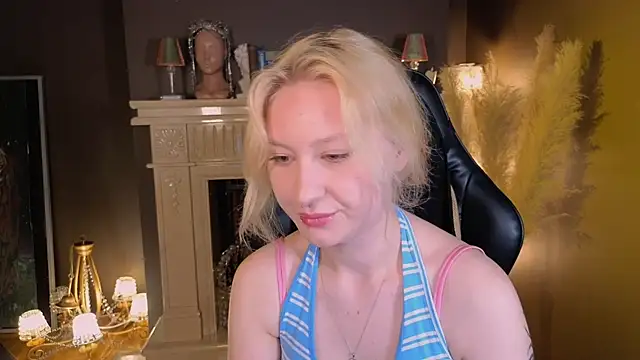 Snapshot of So_sofia chatting on June 12, 2026, 8:19 pm So sofia online show from June 12, 2026, 8:19 pm