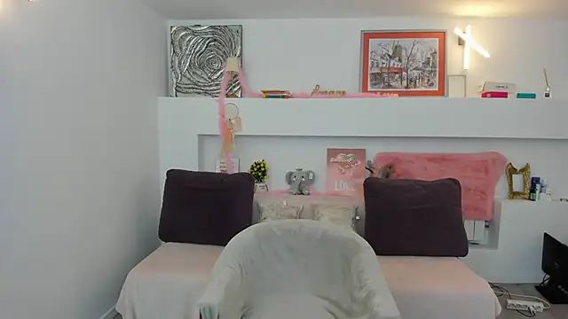 Serennaax online show from June 13, 2026, 3:59 am