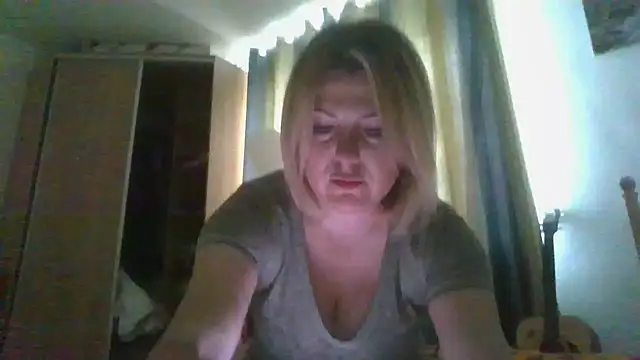 Snapshot of ElenaLove888 chatting on June 15, 2026, 7:32 am ElenaLove888 online show from June 15, 2026, 7:32 am