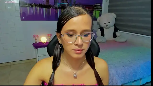 kumikoxxx online show from June 14, 2026, 3:52 am