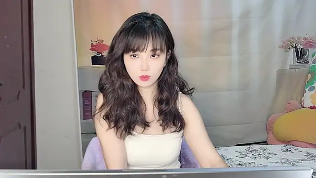 Snapshot of Yesqiko chatting on June 17, 2026, 5:36 pm Yesqiko online show from June 17, 2026, 5:36 pm