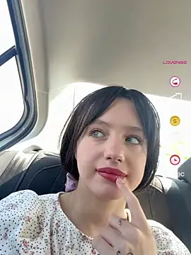 Snapshot of MiaZaya chatting on June 19, 2026, 5:01 am MiaZaya online show from June 19, 2026, 5:01 am