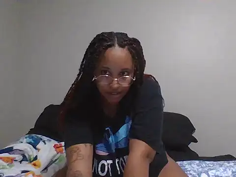 Snapshot of ManEaterMint chatting on June 18, 2026, 4:35 am ManEaterMint online show from June 18, 2026, 4:35 am
