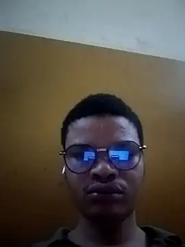 Snapshot of ledegamera chatting on June 20, 2026, 1:19 am ledegamera online show from June 20, 2026, 1:19 am