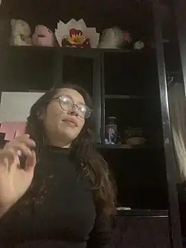 AniaBowie online show from June 26, 2026, 3:44 am