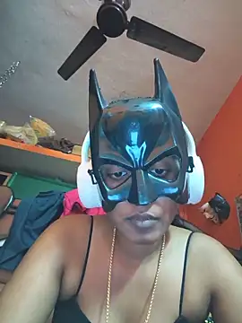 Snapshot of Desi_pondati chatting on June 29, 2026, 5:35 pm Desi pondati online show from June 29, 2026, 5:35 pm