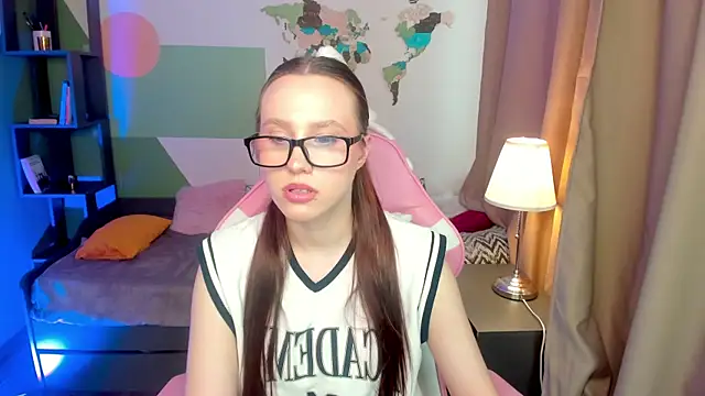 Snapshot of Bella_Sage chatting on July 4, 2026, 5:46 am Bella Sage online show from July 4, 2026, 5:46 am