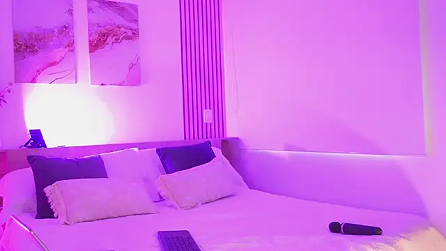 SarahPreston online show from November 6, 2025, 1:45 pm