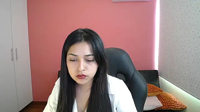 milett444 online show from July 8, 2026, 7:51 pm