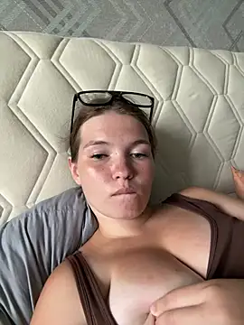 ShevaXLisa online show from June 26, 2026, 11:58 am