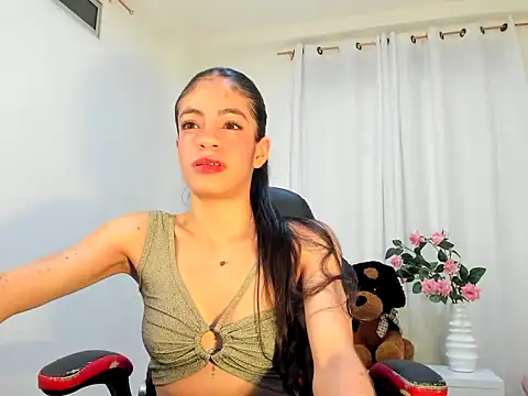 Akuchilove online show from July 3, 2026, 3:02 am