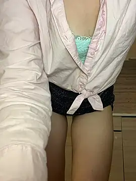 Girl Cleopatra online show from June 24, 2026, 8:19 pm