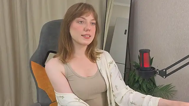 Luci XO online show from June 28, 2026, 12:22 pm