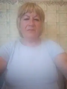 Snapshot of EmmaSwan555 chatting on July 11, 2026, 5:04 pm EmmaSwan555 online show from July 11, 2026, 5:04 pm