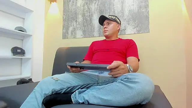 Snapshot of THEO_WOOD3 chatting on June 30, 2026, 8:32 pm THEO WOOD3 online show from June 30, 2026, 8:32 pm