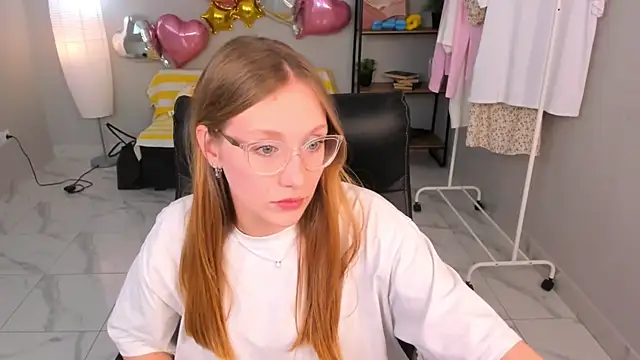 Elizabeth Hunt online show from June 30, 2026, 8:48 am