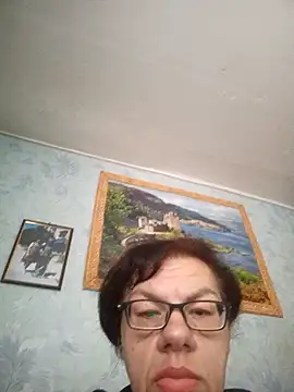 Snapshot of Olena72531 chatting on June 27, 2026, 6:29 am Olena72531 online show from June 27, 2026, 6:29 am