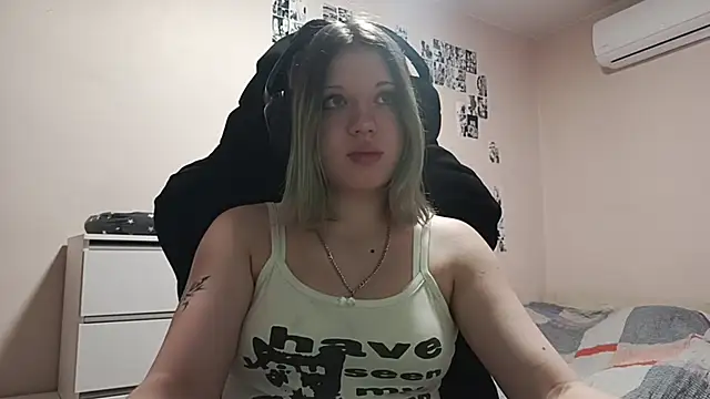 ViolettaCatechini online show from June 27, 2026, 12:22 pm
