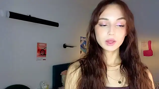 thisskiss online show from June 28, 2026, 5:41 pm