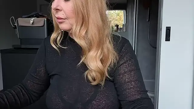 TammyJeann online show from October 6, 2025, 7:50 am