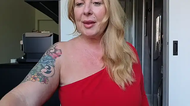 Snapshot of TammyJeann chatting on April 26, 2026, 10:35 am TammyJeann online show from April 26, 2026, 10:35 am