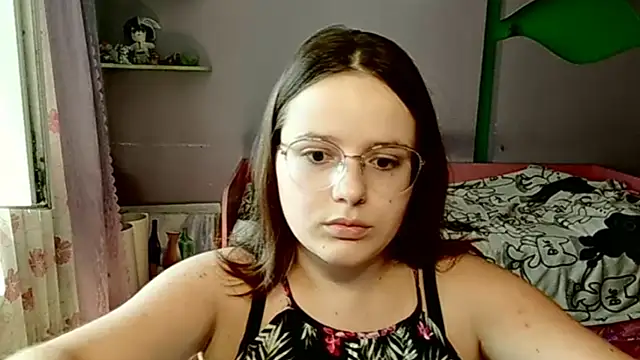 RoseLyyn online show from July 1, 2026, 12:51 pm