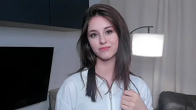 Snapshot of JuleeKnowell chatting on July 3, 2026, 9:05 am JuleeKnowell online show from July 3, 2026, 9:05 am
