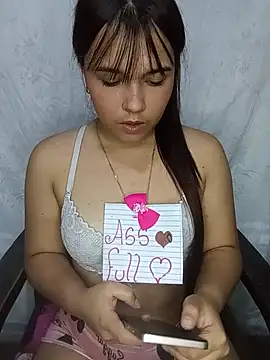 Snapshot of Dirtyy_Queen chatting on July 2, 2026, 3:45 am Dirtyy Queen online show from July 2, 2026, 3:45 am