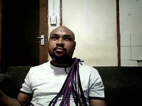 SWEETLEO online show from July 4, 2026, 5:13 am