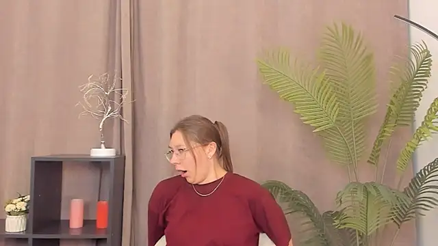 Snapshot of CarlitaThomley chatting on July 7, 2026, 10:41 am CarlitaThomley online show from July 7, 2026, 10:41 am