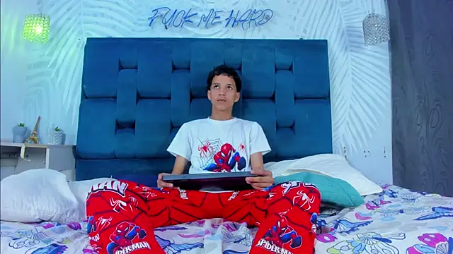 MidnightKing  online show from July 3, 2026, 6:42 am