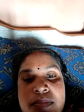 Snapshot of Divya_ranii chatting on July 4, 2026, 6:19 am Divya ranii online show from July 4, 2026, 6:19 am