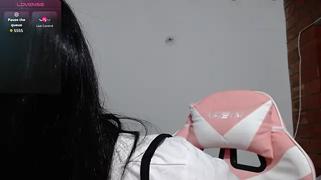 olivia roouse online show from July 8, 2026, 3:44 am