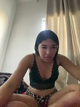 aliceeemendes online show from July 2, 2026, 7:31 pm