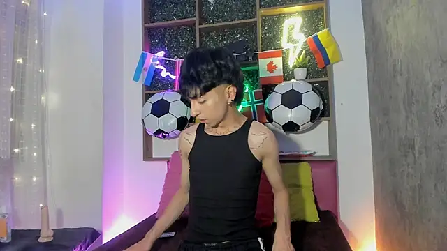 Snapshot of Dominik_lux chatting on July 7, 2026, 3:31 am Dominik lux online show from July 7, 2026, 3:31 am