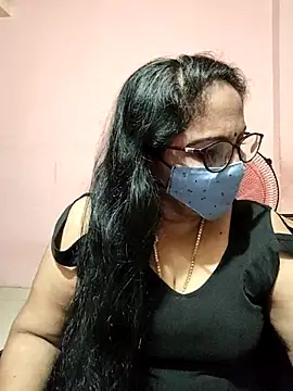 Snapshot of Luckybb-36 chatting on July 8, 2026, 4:44 pm Luckybb-36 online show from July 8, 2026, 4:44 pm
