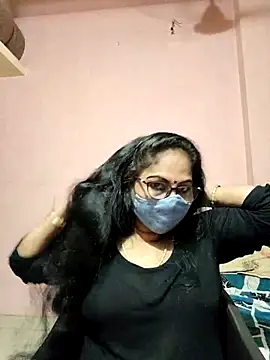 Snapshot of Luckybb-36 chatting on July 10, 2026, 1:58 pm Luckybb-36 online show from July 10, 2026, 1:58 pm