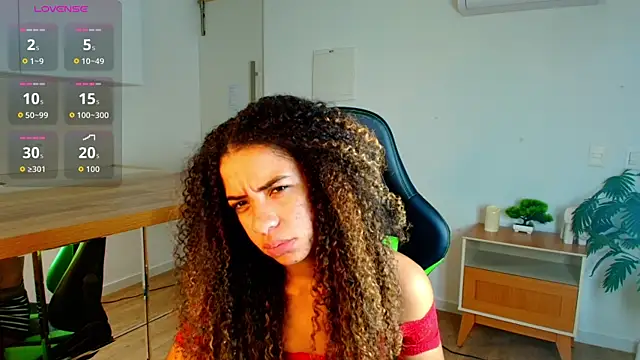 Snapshot of Gina_Glam chatting on July 27, 2026, 11:17 am Gina Glam online show from July 27, 2026, 11:17 am