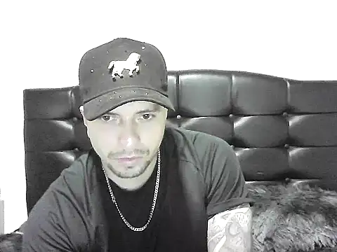 wolfgolden1 online show from July 6, 2026, 12:18 am