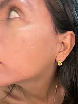 yuliethsanchez online show from July 7, 2026, 3:20 am