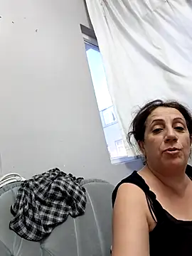 Snapshot of esineee chatting on July 6, 2026, 5:48 pm esineee online show from July 6, 2026, 5:48 pm