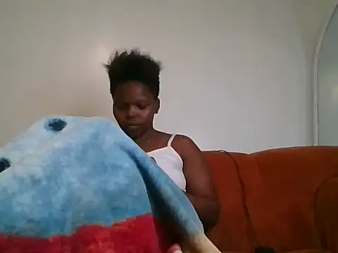 petite shakes online show from July 8, 2026, 10:03 pm