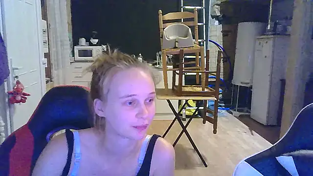 chrissexy40 online show from July 10, 2026, 9:17 pm