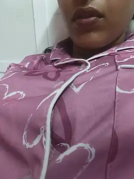 sharmilasingh89 online show from July 12, 2026, 6:32 pm