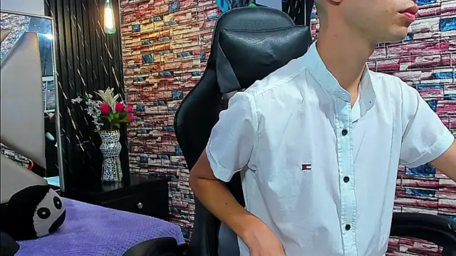 LiamHeatx online show from July 11, 2026, 12:08 pm